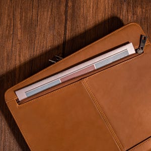 男性用パーソナライズクレイジーホースレザーポートフォリオ、iPadケース付き、A4カスタムノートブックフォルダー、刻印入りファイルオーガナイザー、新学期ギフト