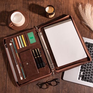 A4 Personalizowane Ciemnobrązowe Portfolio, 3-pierścieniowy segregator ze skóry PU, Grawerowane przechowywanie dokumentów, Niestandardowy uchwyt na notatnik dla mężczyzn, Wyjątkowy prezent ślubny