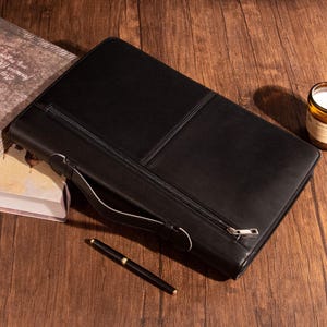 Portafolio de piel vegana personalizado, bolso personalizado con nombre, maletín con asa, organizador de documentos A4, regalo de aniversario para hombre/mujer.