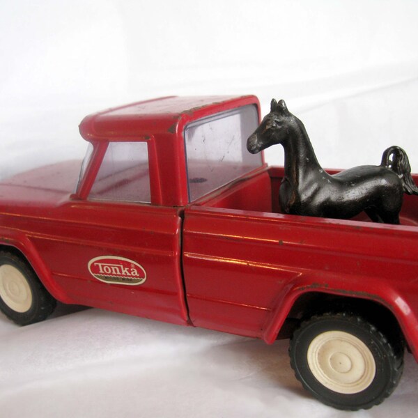Vintage Tonka Jeep  Pick-up Truck