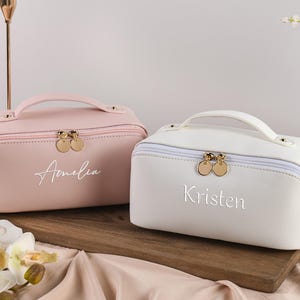 Personalisierte Leder bestickte Make-up-Tasche, benutzerdefinierte große Kosmetiktasche, Brautjungfer Geschenke, Geschenk für Frauen, Brautdusche Geschenk