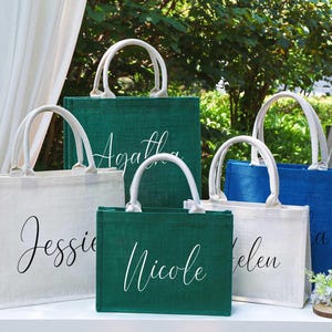 Custom Bridesmaid Gift Bag, Burlap Gift Bag with name, Bridesmaid Proposal, Bachelorette Party, Bridal Shower, Beach Tote Bag, Thank You Bag