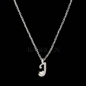 Letra J Inicial Delicado Delicado Simple Cubic Zirconia CZ Charm Chain Collar diario Mejores amigos Familia Co-trabajador Jefe Regalo de Navidad