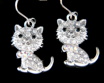 Orecchini a bottone in argento sterling con perla a forma di gatto