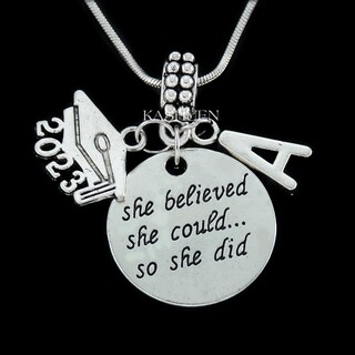 Bracciale Laurea Con Iniziale E Citazione 'She Believed She Could So She Did' – Regalo Ispiratore Per Lei