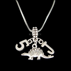 5º cumpleaños niño regalo letra inicial estegosaurio dinosaurio collar joyería 6º 7º 8º 9º 10º 11º niños niñas encajan pulsera de encanto europeo