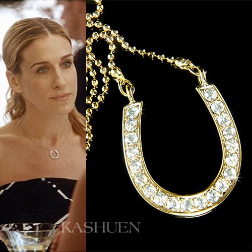 Carrie bradshaw 2024 horseshoe necklace