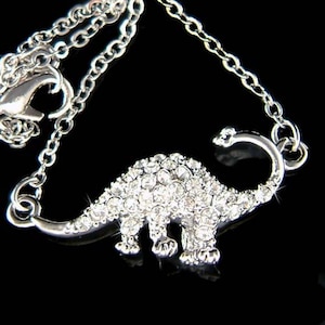 Collana per bambini con dinosauro Brachiosaurus in cristallo Swarovski Nuovo Natale 11 12 13 14 15 3 4 5 6 7 8 9 10 regalo di compleanno