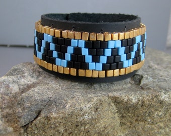 Native American beaded leather bracelet, Mans turquoise and gold bracelet, Beaded leather cuff bracelet, Bikers black leather snap bracelet