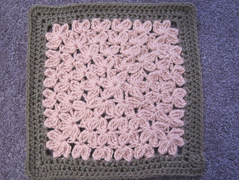 In Treble Crochet Pattern for 12 Afghan Square Designed by Julie Yeager imagem 1