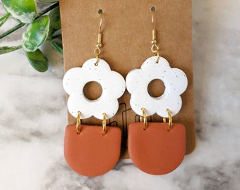 Neutral Boho Earring - White Flower Clay Earring - Statement Earring - Earth Tone Jewelry - Summer Earring - Trendy Clay Earrings