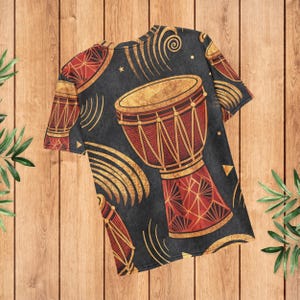 Camiseta con estampado integral Vibrant African Energy: diseño abstracto tribal llamativo