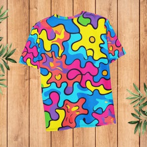 Camiseta con estampado integral Vibrant African Energy: diseño abstracto tribal