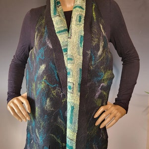 Reversible Green Black Felted Wrap with Pin 画像 6