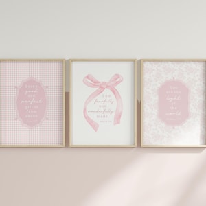 Art mural de chambre d&#39;enfant, lot de 3 impressions | Art mural chrétien, décoration de chambre de bébé rose | Impressions bibliques pour chambre d&#39;enfant | Coquette Art en téléchargement numérique