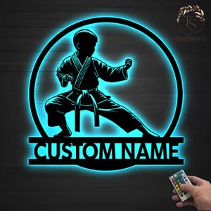 Aangepaste metalen muurkunst jongen karate met ledverlichting, bord vechtsport, bord kid karate, kerstverjaardagscadeau voor zoon, kinderkamer decor Dojo decor