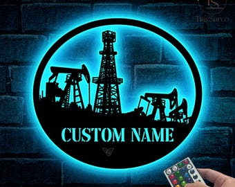 Personalisierte Ölfeld Aufhänger Metall Wand Kunst LED Lichter, Benutzerdefinierte Ölbohrinsel Derrickhand Namensschild Wohnkultur Derrickman Dekoration Geburtstagsgeschenk