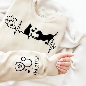 Personalized Vet Gifts,Custom Vet Tech Sweatshirt, Vet Tech Sweater, Personalized Vet Gifts, Veterinarian Hoodie Sweater, Animal Doctor Gift
