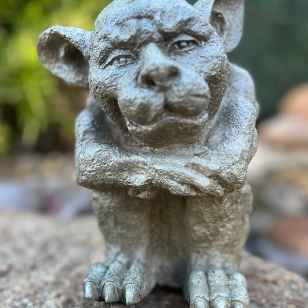 Vanilla Gargoyle - acabamento em concreto natural - Escultura original feita à mão. Fabricado nos EUA. Materiais adquiridos em loja de arte local