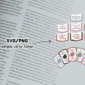 Puede incluir: Una colecci&oacute;n de pegatinas con forma de libro abierto con varias frases en texto negro, como "That plot twist destroyed me" y "I fell for the villain". Las pegatinas tienen un dise&ntilde;o vintage.