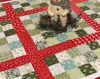 Handmade Christmas Quilt Table Topper – Holiday Patchwork Decor, Mini Quilt, 24" Square