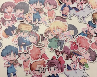 Puede incluir: Una colección de pegatinas de estilo anime coloridas con varios personajes. Las pegatinas representan a niños con diferentes peinados y atuendos, algunos con instrumentos musicales, animales y accesorios. Las pegatinas están sobre un fondo blanco.
