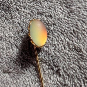 1 vintage stick pin pink rainbow frosted glass stone hat pin stopper pink opal