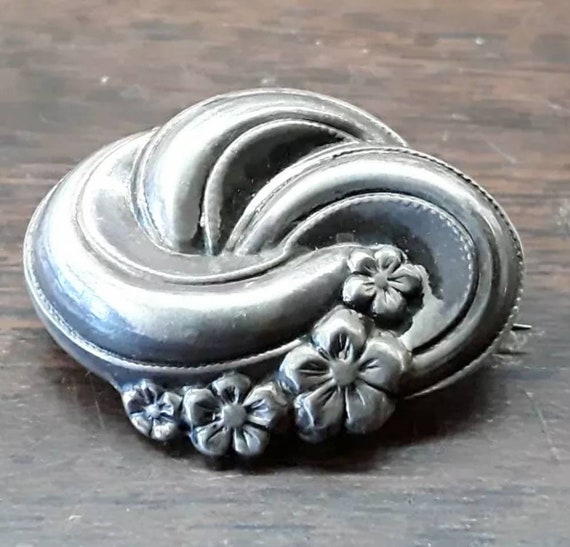 Antique love knot Brooch Victorian Clasp repousse… - image 1
