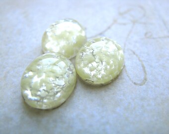 3pc 12mm off white glass opal cream color high dome subtle yellow light yellowish jonquil 12x10mm vintage japanese japan cab cabochon bride