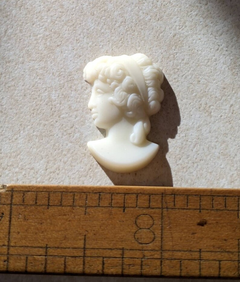 Rare Vintage Glass Cameo head cabochon Loose milk glass frosted sugar glass 22x18 image 2