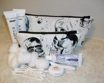 Set of 2 Wedge Pouches - Skulls