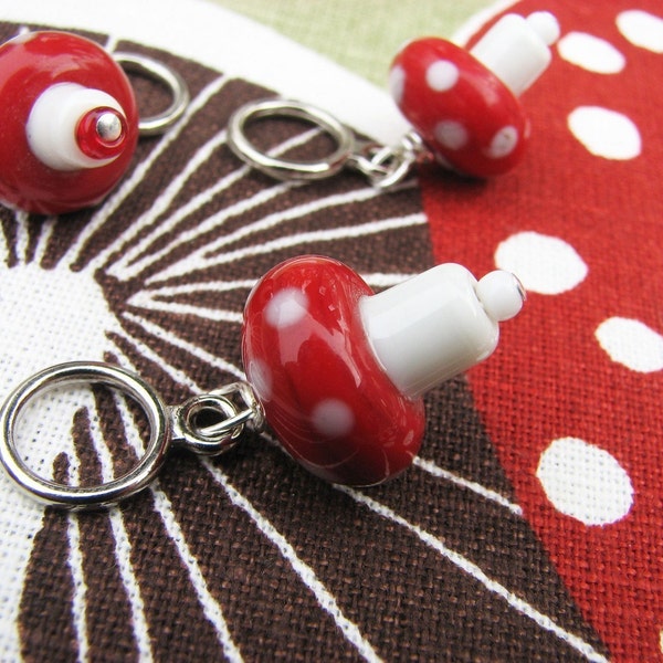 Non-Snag Stitch Markers: Mushrooms