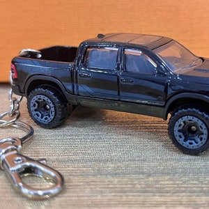 Hot Wheels 2020 RAM 1500 Rebel Key Chain 画像 1