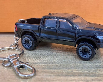 Llavero Hot Wheels 2020 RAM 1500 Rebel