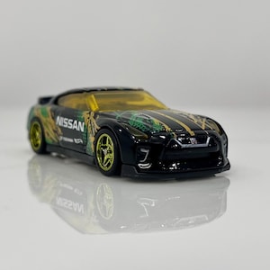 Hot Wheels Nissan R32 GTR Pandem Premium With Real Rider