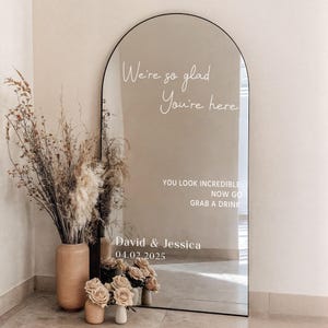 Plaque de bar de mariage, sticker miroir personnalisé, signalisation de boissons, sticker miroir de mariage, vous avez l'air d'avoir besoin d'un verre - Réception