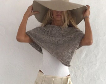 Poncho beige en alpaga, mode éthique durable, tricot fait main