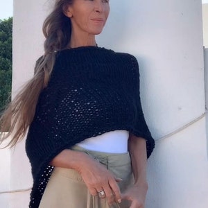 Black poncho / alpaca / cover-up / sustainable ethical fashion / capelet