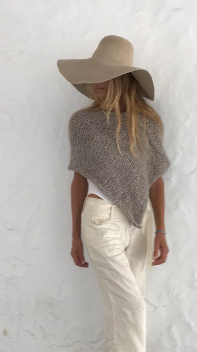 Beige Poncho Alpaka Poncho Cover-up, nachhaltige ethische Mode, handgefertigte Strickwaren Bild 4