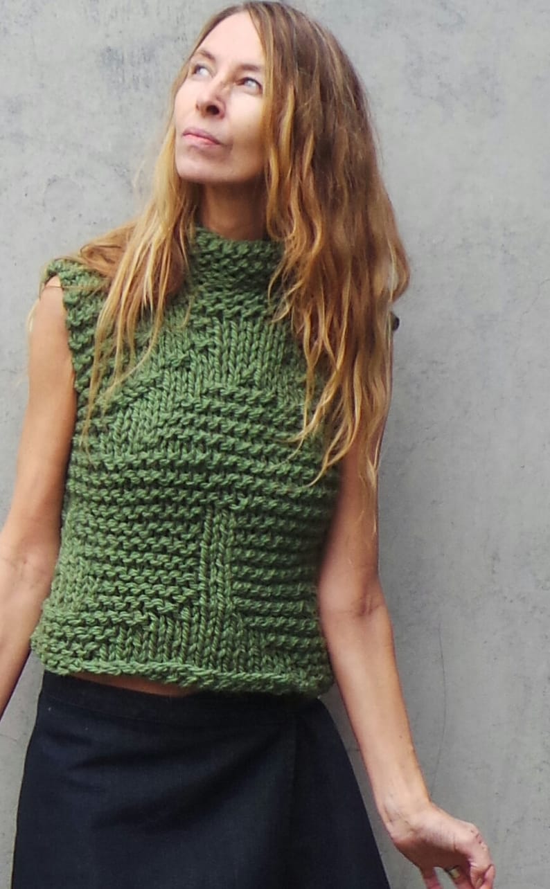 green chunky vest, tank top, with high neck. image 4