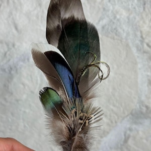 Groom Hunting Feather Boutonniere | Rustic Shotgun Shell Lapel Pin, Western Wedding Brooch, Cowboy Gift for Him or Her, Feather hat lapel
