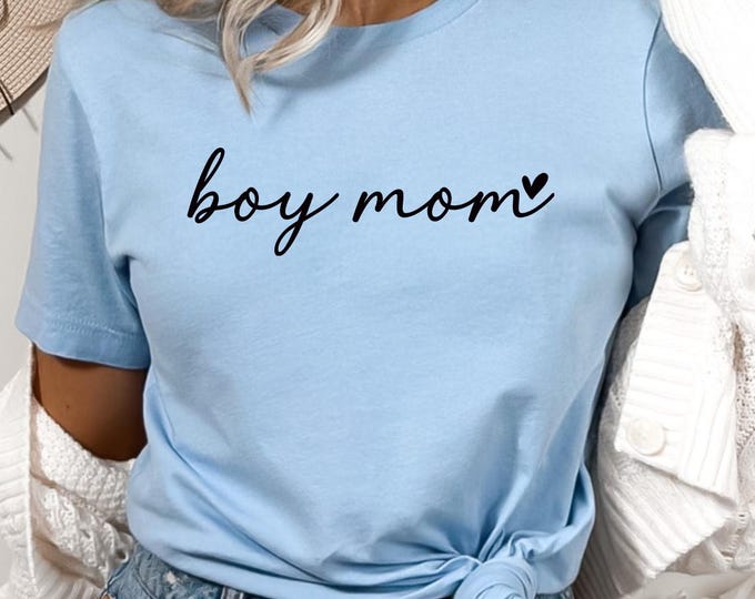 Boy Mama Shirt – Proud Mom of Boys T-Shirt – Cute Minimalist Mama Life Tee – Boy Mom Graphic Tee – Motherhood Gift – Casual Unisex Mom Shirt