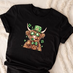 St Patrick&#39;s Day Highland Cow Shirt, Retro St Patrick&#39;s Sweatshirt, St Patrick&#39;s Day Shirt, Shamrock Sweatshirt, Western St Patricks&#39; Shirts