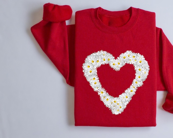 Floral Heart Sweatshirt - Daisy Heart Shirt - Romantic Flower Print Crewneck - Valentine’s Day Cozy Sweatshirt - Cute Aesthetic Love Gift