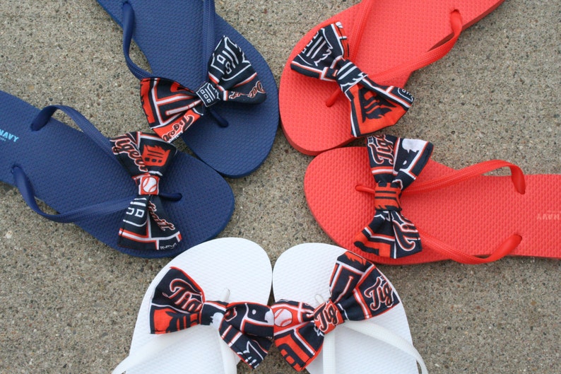 detroit tigers flip flops