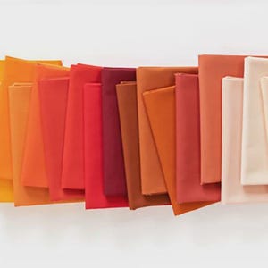 PURE SOLIDS HARVESTING, Art Galley Fabric Curated Fat Quarter Bundle in Reds, FQ502 - 22 pieces