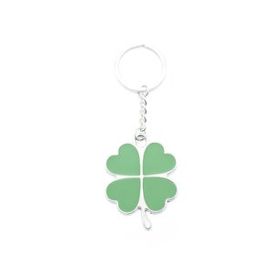 Four Leaf Clover Keychain: Lucky Shamrock Pendant