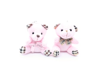Schlüsselanhänger mit rosa Teddybär, niedlicher Plüschbär-Schlüsselanhänger, Mini-Plüschtier-Anhänger mit kariertem Band, kreatives Geburtstags- oder Weihnachtsgeschenk für Mädchen und Frauen