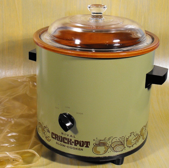 Vintage 1970s Rival Avocado Green 3 1/2 Qt. Crock Pot Slow Cooker