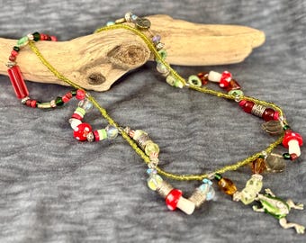 Beaded Frog Necklace, Woodlandcore Naturecore Jewelry